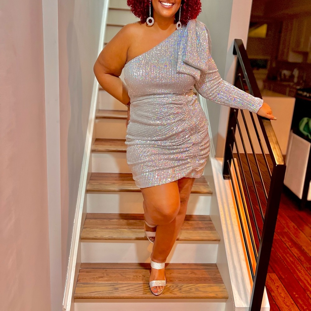 Perfect NYE dress.